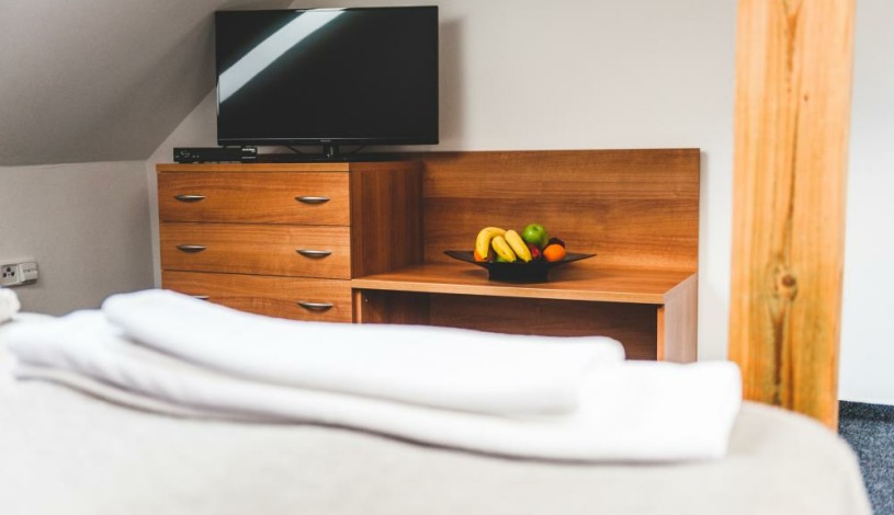 HOTEL U ČESKÉ KORUNY Hradec Králové - Dvoulůžkový pokoj s manželskou postelí